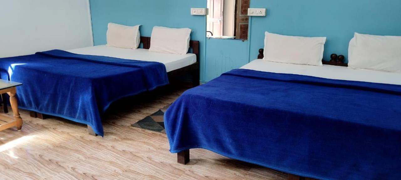 Rocks Homestay *